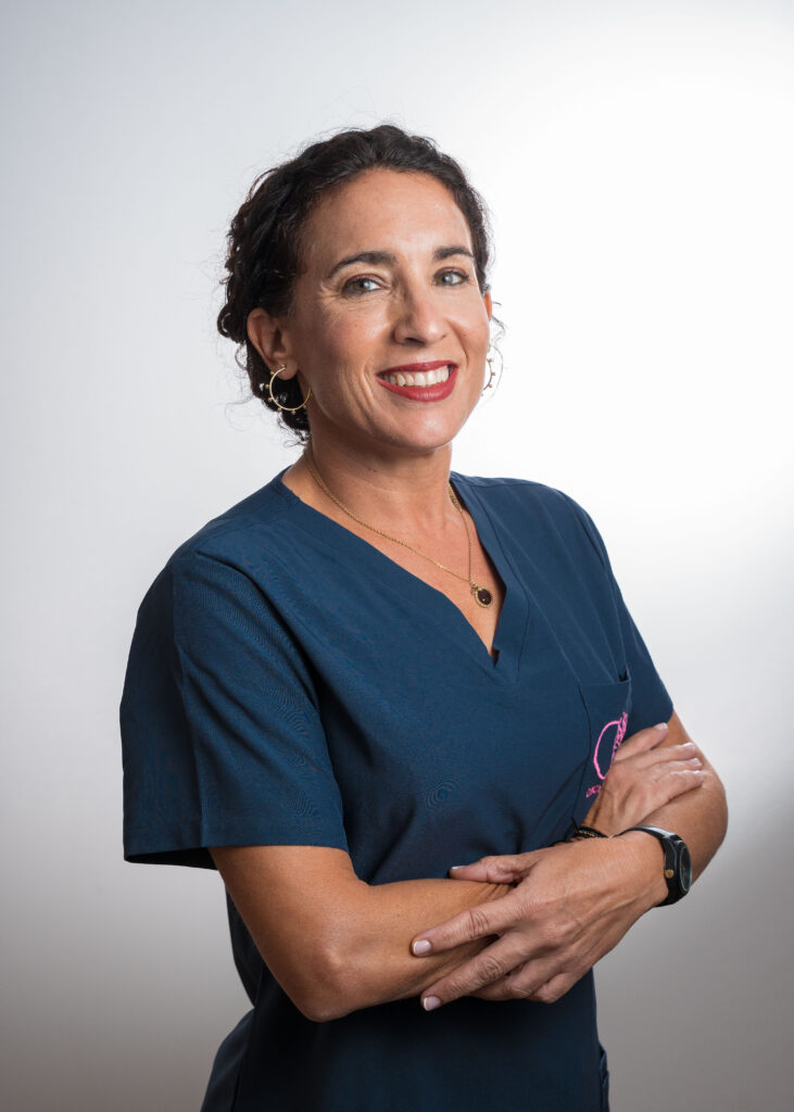 BEGOÑA HERNANDEZ ENDOCRINA INFANTIL Y PEDIATRA EN ADRA CLINICA CARMEN MALDONADO