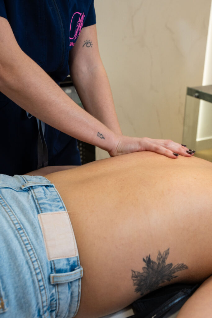 CONTRACTURA MUSCULAR FISIOTERAPEUTA EN ADRA CLINICA FISIOTERAPIA CARMEN MALDONADO